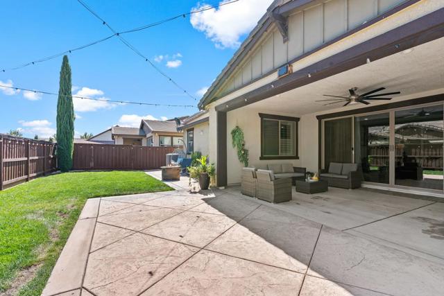 1737 Cranbrook Court, Lathrop CA: https://media.crmls.org/mediaz/571f0784-f64d-4724-ad25-5346dc00cd1d.jpg