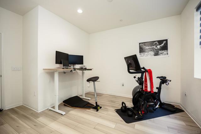 210 Liberty Way, Oceanside CA: https://media.crmls.org/mediaz/571f12d1-6753-4fd0-91ef-e43d432d9ab2.jpg