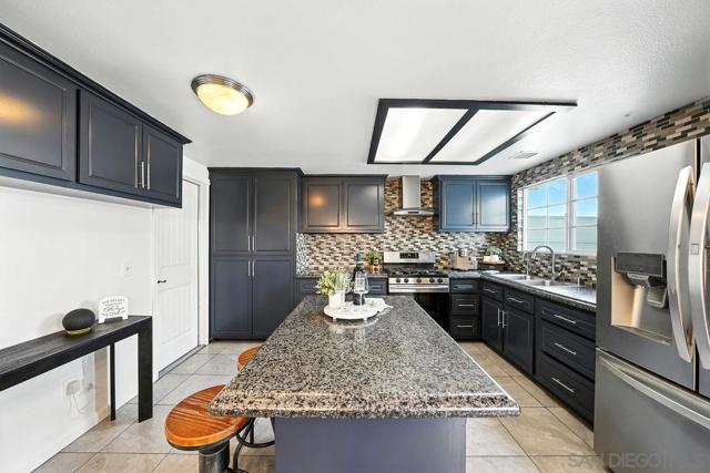 3801 Via De La Bandola, San Ysidro CA: https://media.crmls.org/mediaz/57201168-5d65-40c4-862d-346562723dea.jpg