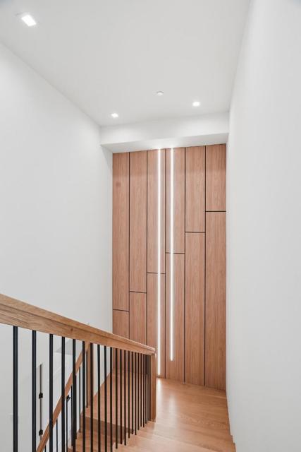 700 Farley Street, Mountain View CA: https://media.crmls.org/mediaz/57204249-979f-4fbc-8da6-8c50e6008ddc.jpg