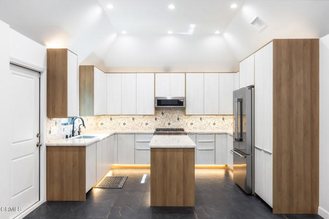 Detail Gallery Image 15 of 74 For 7572 Mcgroarty Ter, Tujunga,  CA 91042 - 6 Beds | 6 Baths