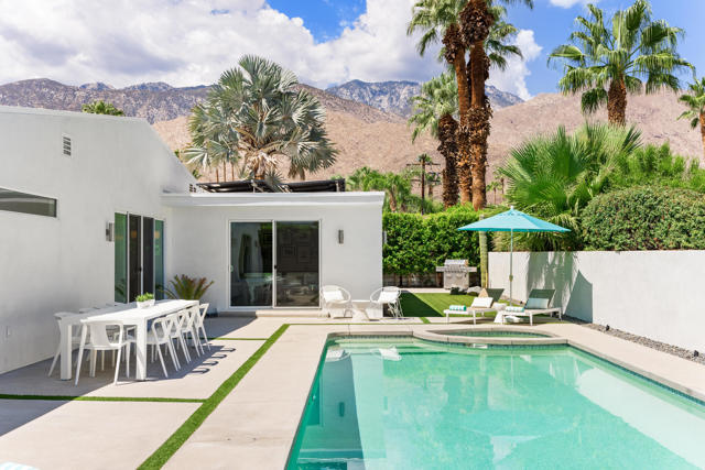 1160 E Marion Way, Palm Springs CA: https://media.crmls.org/mediaz/572063c3-9524-4f25-b4dd-62b86e4c23b6.jpg