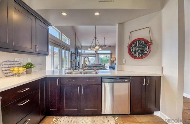 15852 Caminito Cercado, San Diego CA: https://media.crmls.org/mediaz/5720d697-3a2d-46eb-95bb-987e6a7bbc00.jpg