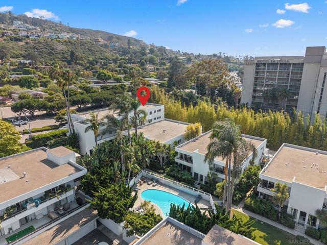 2352 Torrey Pines Rd Unit 9, La Jolla CA: https://media.crmls.org/mediaz/57211af4-2c80-4841-94c7-b90313973170.jpg