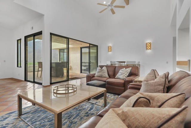 50181 Calle Maria, La Quinta CA: https://media.crmls.org/mediaz/57214c5d-6e99-4109-a617-cbc88b0badf7.jpg