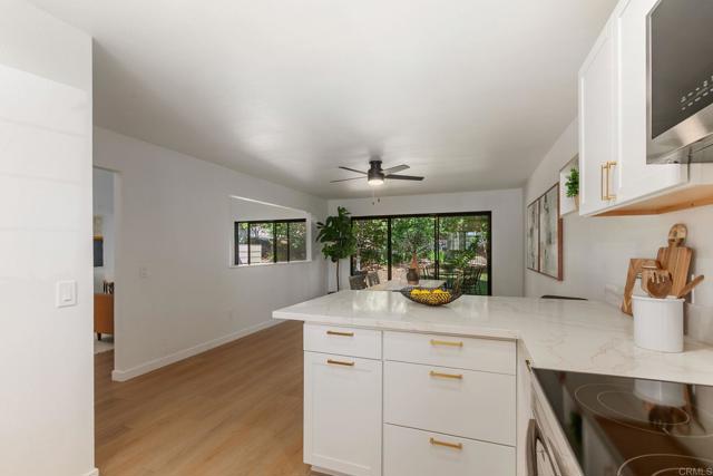 3160 Calle Viento, Carlsbad CA: https://media.crmls.org/mediaz/5721d989-2a6a-4fcc-8d5a-2c61f8f1d7d0.jpg