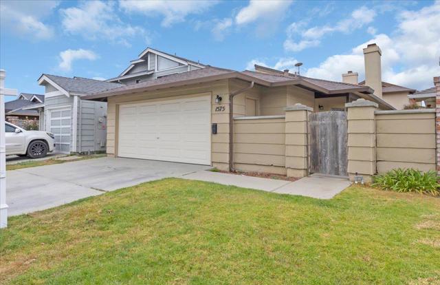 1575 Sepulveda Drive, Salinas CA: https://media.crmls.org/mediaz/5722009f-3864-49c9-82cc-468d6d661d5a.jpg