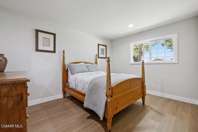5704 Katherine Street, Simi Valley CA: https://media.crmls.org/mediaz/5722202d-dba2-497f-a50e-8b4fe0fa90c6.jpg