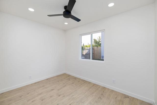 4626 4628 Derrick dr, San Diego CA: https://media.crmls.org/mediaz/57222377-c54c-475a-8ef1-cb598cb6ee88.jpg