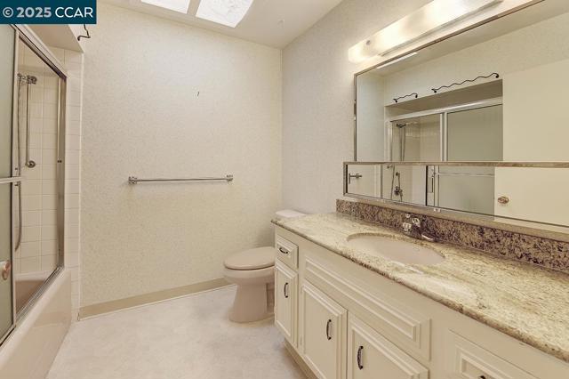 3333 Tice Creek Dr, Walnut Creek CA: https://media.crmls.org/mediaz/572245a7-b6c7-486f-97f2-39bbcabdfecf.jpg