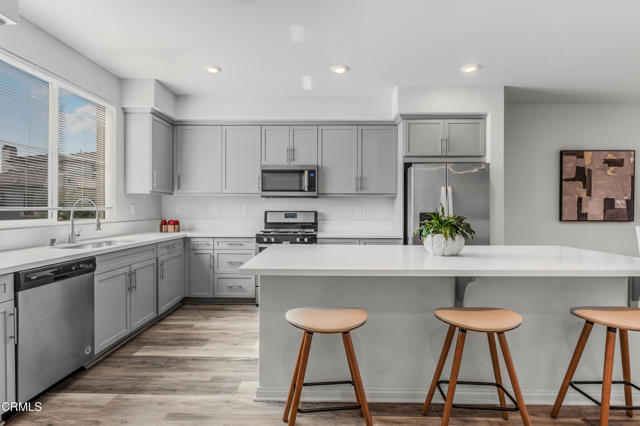 354 Solares Street, Camarillo CA: https://media.crmls.org/mediaz/5722914f-1bec-4b31-a3f5-6381d0ffb38b.jpg