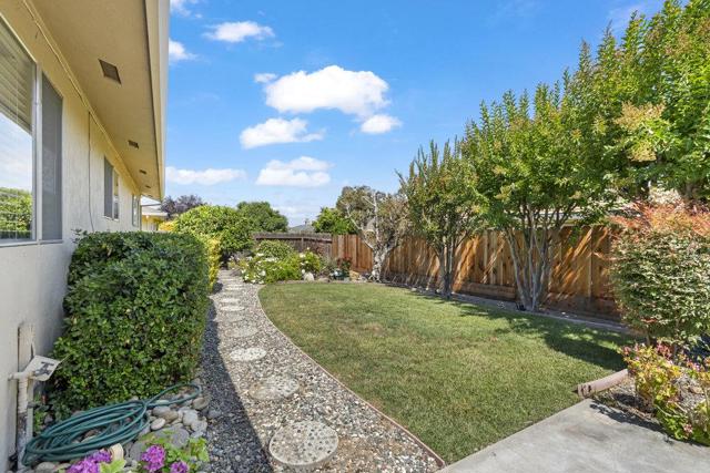 1500 Sunset Drive, Hollister CA: https://media.crmls.org/mediaz/5722d741-e4f8-4959-b14c-0ab076d883b0.jpg