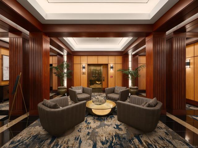 500 W Harbor Dr, San Diego CA: https://media.crmls.org/mediaz/5722eb0e-ab26-4b26-9fcd-3d2c4666e6d4.jpg