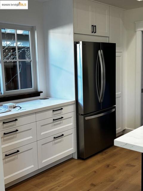 911 Peggy LN, Menlo Park CA: https://media.crmls.org/mediaz/572395ba-7d85-444d-b2fc-69ab74588722.jpg