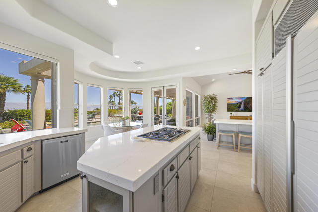 73042 Galleria Court, Palm Desert CA: https://media.crmls.org/mediaz/5724241d-28fc-48e6-9368-646fe40c1d0b.jpg