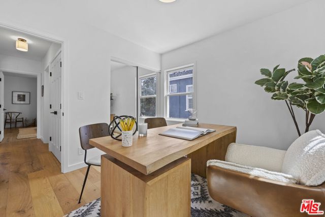 3908 Bentley Avenue, Culver City CA: https://media.crmls.org/mediaz/57245fda-9d5d-4a27-a4da-35c2193c02a2.jpg