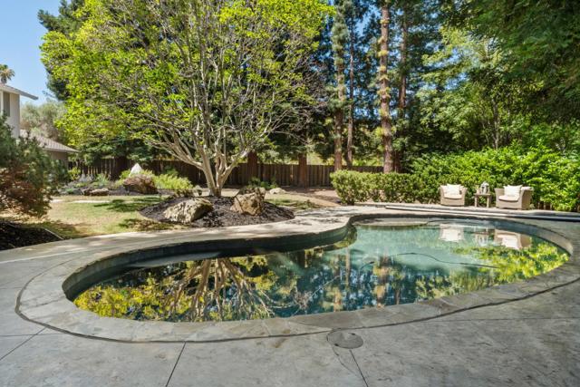 801 Allardice Way, Stanford CA: https://media.crmls.org/mediaz/57251a9e-86d3-4974-afce-1ee11296c52a.jpg