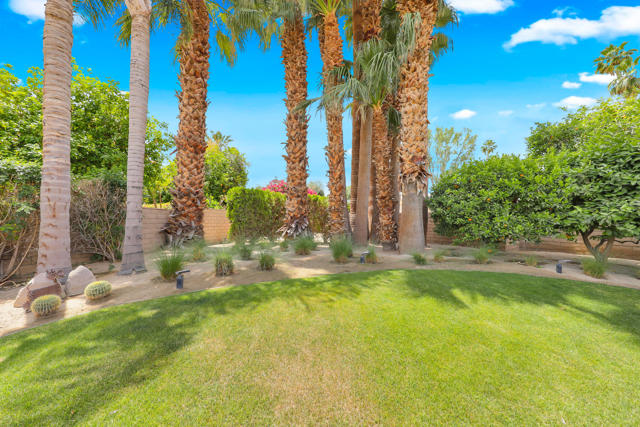 75745 Osage Trail, Indian Wells CA: https://media.crmls.org/mediaz/57267d49-7f59-4ad9-b3e2-2cb2854a0f29.jpg