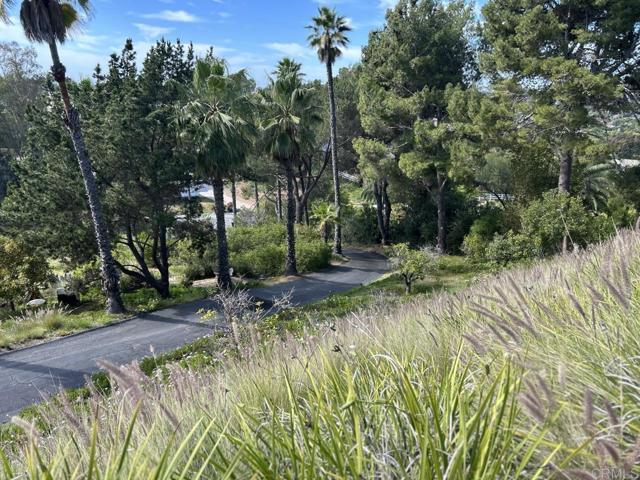 Detail Gallery Image 40 of 60 For 1330 Sugarbush Dr, Vista,  CA 92084 - 4 Beds | 3 Baths