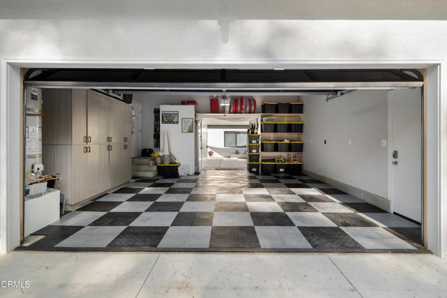 4428 Oakwood Avenue, La Canada Flintridge CA: https://media.crmls.org/mediaz/5726aabc-4e99-4a61-b28b-b673e9c25a33.jpg
