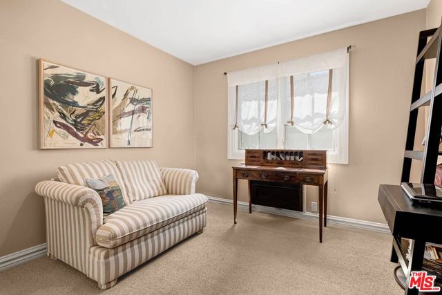 2286 Canyonback Road, Los Angeles CA: https://media.crmls.org/mediaz/5726c408-3600-4a72-88d1-21748f38c96d.jpg