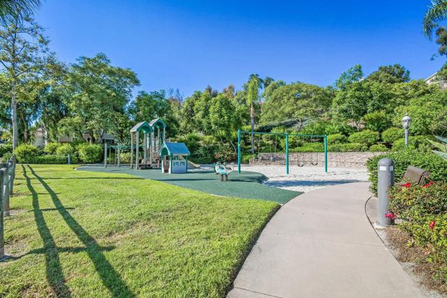2547 N Trail Court, Chula Vista CA: https://media.crmls.org/mediaz/57270e8b-5077-4036-80a5-a2be629a64d2.jpg