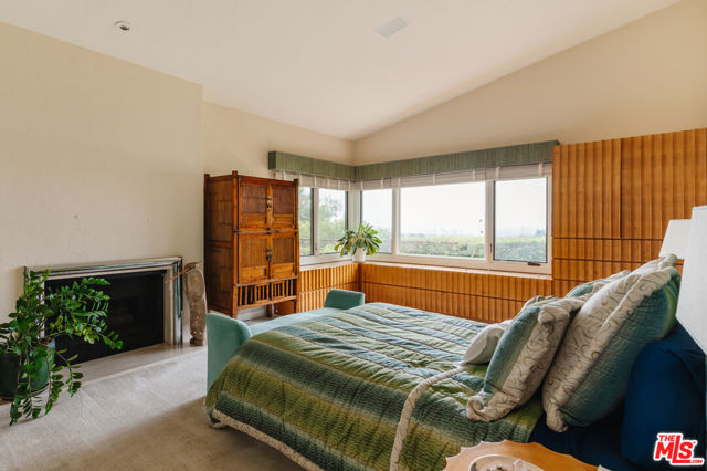 2208 Westridge Road, Los Angeles CA: https://media.crmls.org/mediaz/572818ee-e05f-4aef-a664-d54262d3c63a.jpg