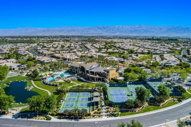 82460 W Mccarroll Drive, Indio CA: https://media.crmls.org/mediaz/57289a67-822f-4e82-abc3-fc3be35c8f40.jpg