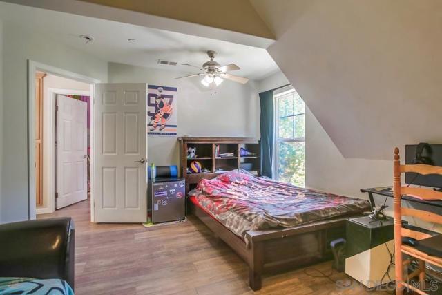 210 Frances Dr, El Cajon CA: https://media.crmls.org/mediaz/5728b5e0-e155-42a6-bfec-cc816d2f891f.jpg