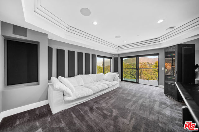 7141 Woodrow Wilson Drive, Los Angeles CA: https://media.crmls.org/mediaz/572919c4-fbd7-4b16-b220-5921f819f2a8.jpg