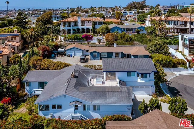 2839 El Oeste Drive, Hermosa Beach, California 90254, 5 Bedrooms Bedrooms, ,4 BathroomsBathrooms,Residential,Sold,El Oeste,21748984