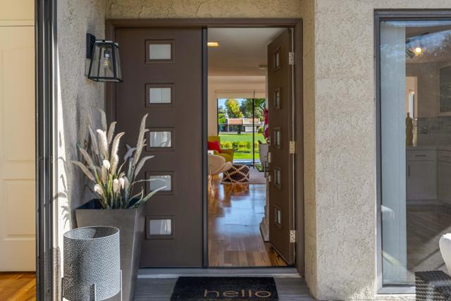 2910 Calle Loreto, Palm Springs CA: https://media.crmls.org/mediaz/572a0312-c69f-4e95-9e09-86707087ab88.jpg