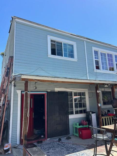 2408 Bartlett Street, Oakland CA: https://media.crmls.org/mediaz/572b6ba0-b98c-4d49-9dee-a261238d42c2.jpg