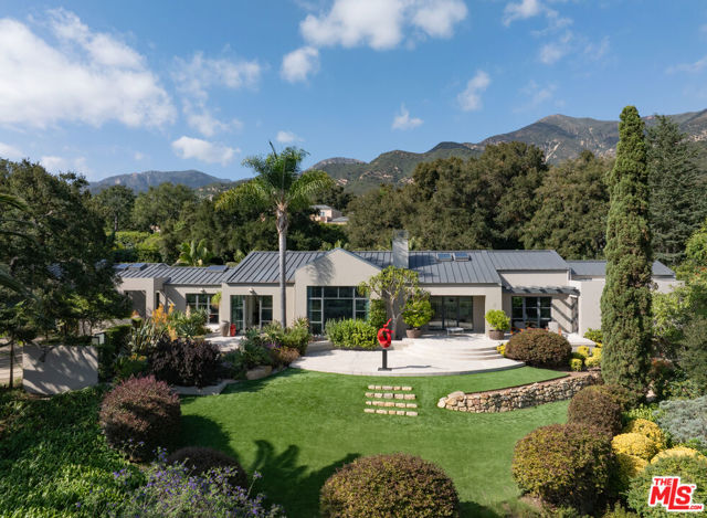 796 Hot Springs Road, Montecito CA: https://media.crmls.org/mediaz/572d481a-72d5-4112-b1dc-b188290762a0.jpg