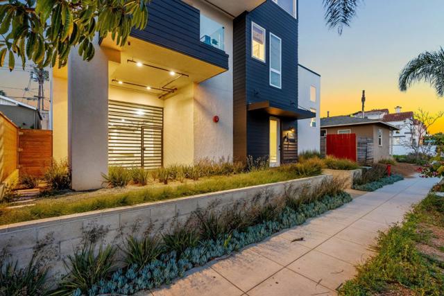 508 N Tremont Street, Oceanside CA: https://media.crmls.org/mediaz/572db0b1-c2e5-4cbe-8807-17d5ef1d3795.jpg