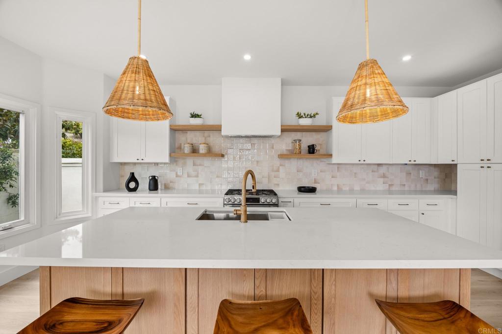 https://media.crmls.org/mediaz/572dd876-d102-4bd4-bed7-9faf88b9b849.jpg?preset=X-Large