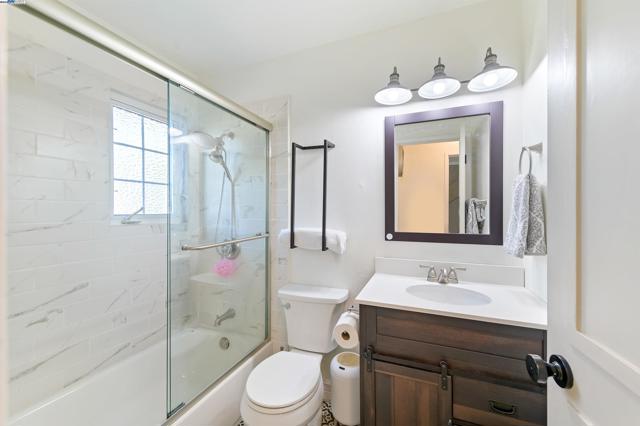 711 Catalina Drive, Livermore CA: https://media.crmls.org/mediaz/572e34ad-50a3-47ad-ac52-6cb9c1b68dcb.jpg
