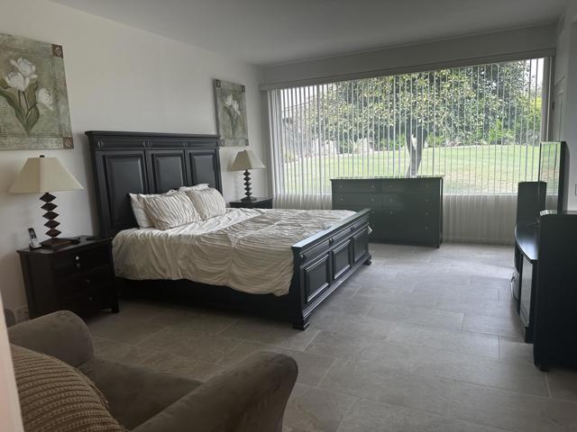 547 Desert West Drive, Rancho Mirage CA: https://media.crmls.org/mediaz/572e6f3a-7884-4832-a15d-9ecd82a6b0f5.jpg