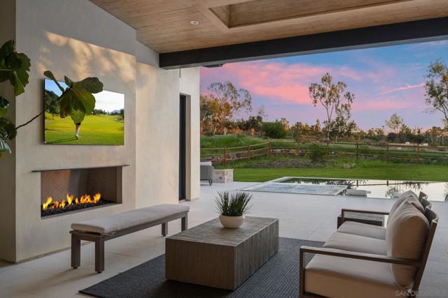 6323 Mimulus, Rancho Santa Fe CA: https://media.crmls.org/mediaz/572f2722-ddc7-4e50-b085-5c9979813a57.jpg