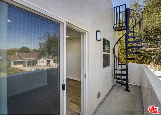 7313 Kentland Avenue, West Hills CA: https://media.crmls.org/mediaz/572f6feb-24ef-48c8-9aa9-43c1609aabb1.jpg