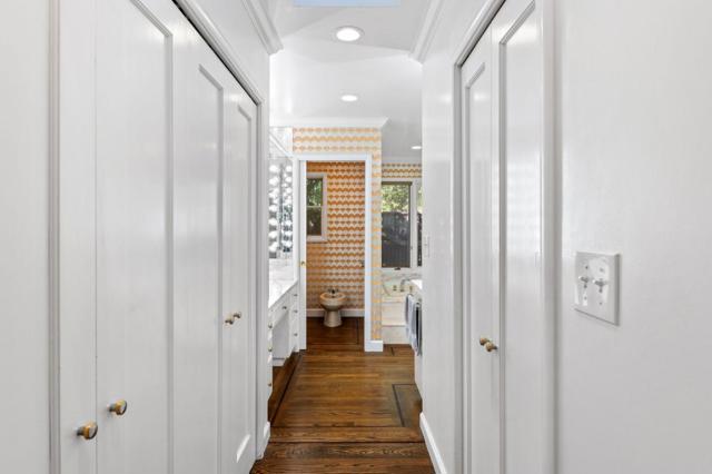 680 Fairway Circle, Hillsborough CA: https://media.crmls.org/mediaz/5730dc02-fcdb-4a9e-8ec7-8f8437421a01.jpg
