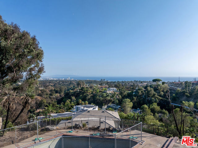14706 Oracle Place photo 3