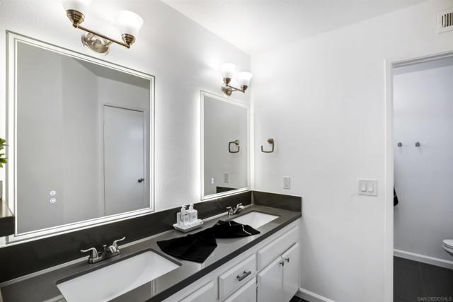 10366 Rancho Carmel Dr, San Diego CA: https://media.crmls.org/mediaz/5731488c-bf71-459a-a9df-74a8865c6095.jpg