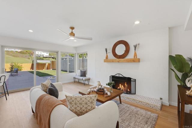 Detail Gallery Image 15 of 42 For 13879 Paseo Cardiel, San Diego,  CA 92129 - 4 Beds | 2/1 Baths