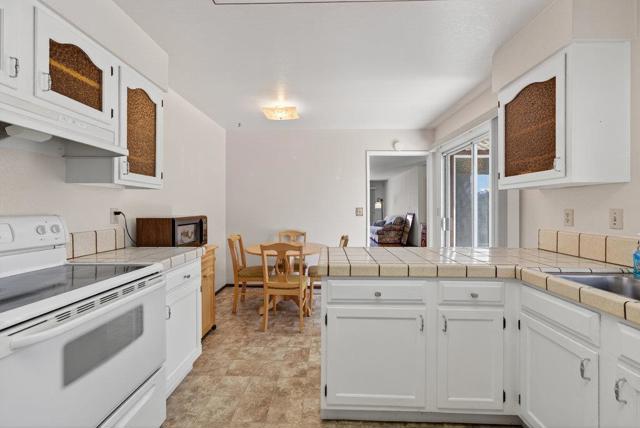 486 Cloudview Drive, Watsonville CA: https://media.crmls.org/mediaz/57322d4e-3e1b-49fd-8a20-5c5cc6a33d1f.jpg