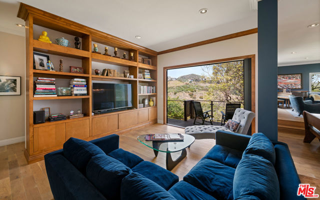 1018 N Tigertail Road, Los Angeles CA: https://media.crmls.org/mediaz/5732bbe0-9cd0-48c5-9af8-a568bc0c5a7e.jpg