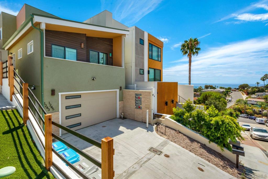 Multifamily at 1245 Van Nuys St.