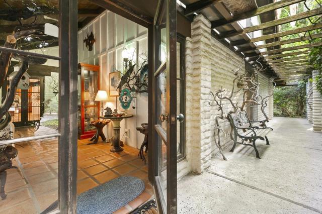 6036 Rainbow Heights Road, Fallbrook CA: https://media.crmls.org/mediaz/5732f28a-f531-40cf-9290-72ffdf7c5f95.jpg