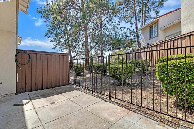32 Maximo Ct, Danville CA: https://media.crmls.org/mediaz/5733274a-4b8f-47be-893e-7e10f2a1c9f4.jpg