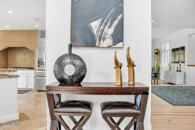 6057 Rainbow Hill Road, Agoura Hills CA: https://media.crmls.org/mediaz/57333cf4-82fd-4f26-b21c-904f81819efb.jpg